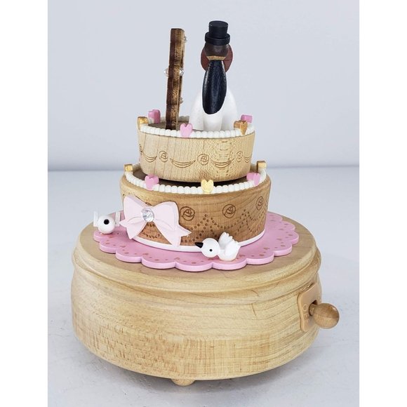 Papyrus Wedding Cake Bride Groom Wooden Music Box Wonderful Life - Picture 2 of 6